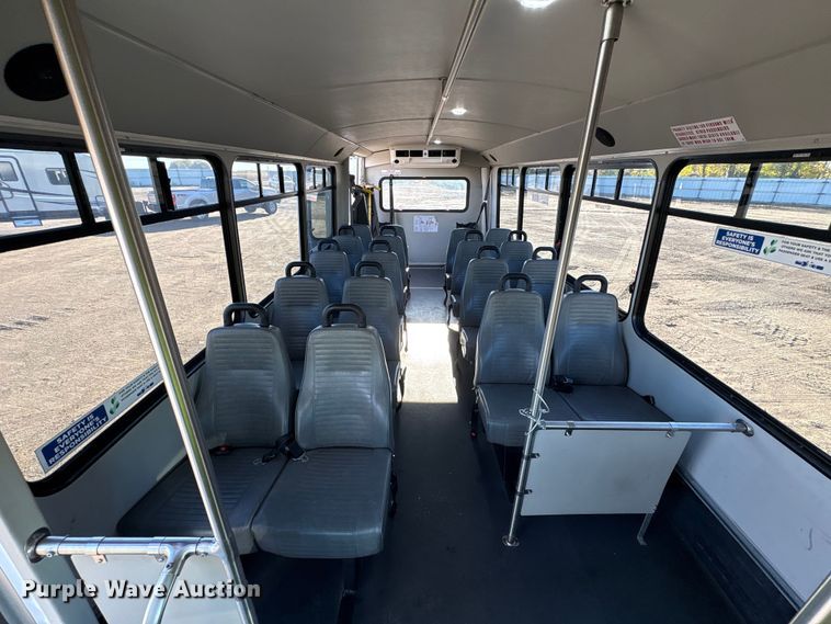 image for item YA1249 2016 Ford E450 Super Duty shuttle bus