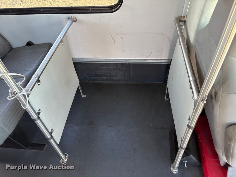 image for item YA1249 2016 Ford E450 Super Duty shuttle bus