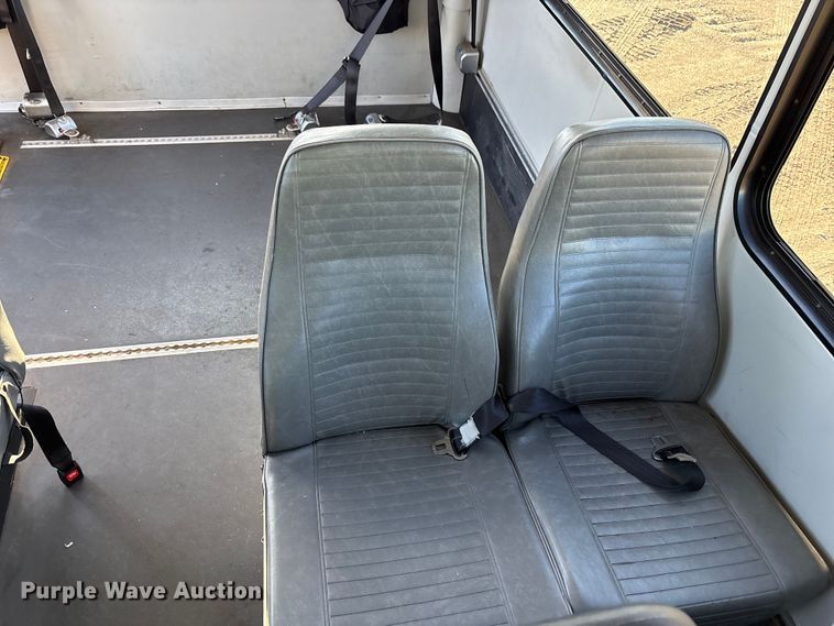 image for item YA1249 2016 Ford E450 Super Duty shuttle bus