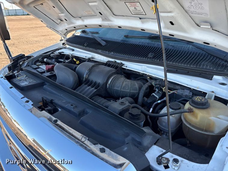 image for item YA1249 2016 Ford E450 Super Duty shuttle bus