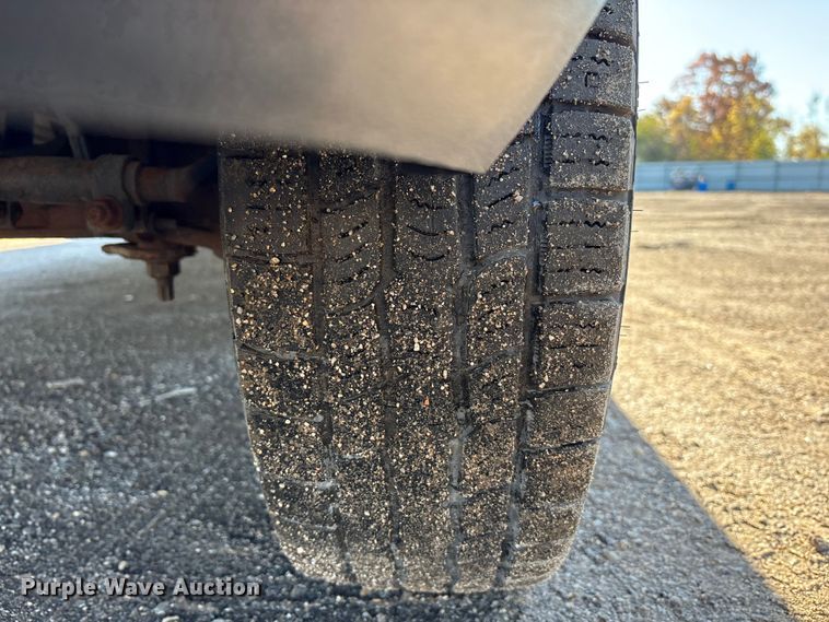 image for item YA1249 2016 Ford E450 Super Duty shuttle bus