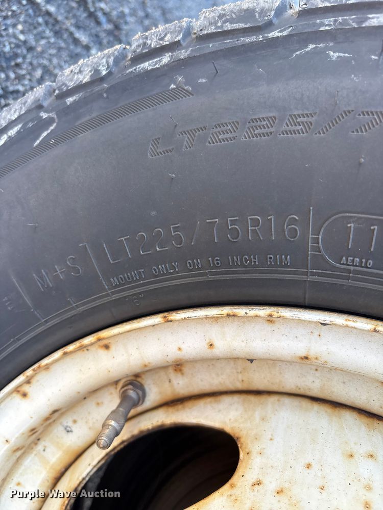 image for item YA1249 2016 Ford E450 Super Duty shuttle bus