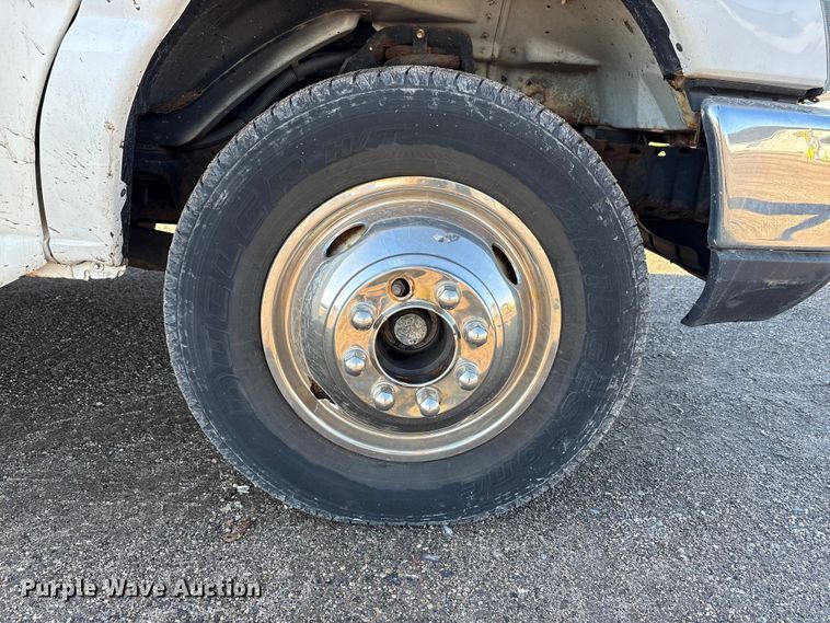 image for item YA1249 2016 Ford E450 Super Duty shuttle bus