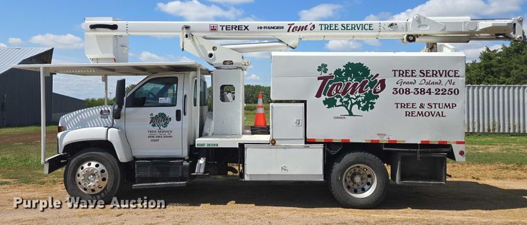 image for item DE2194 2006 GMC C7500 forestry bucket truck