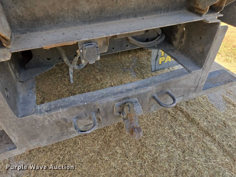 image for item DE2194 2006 GMC C7500 forestry bucket truck