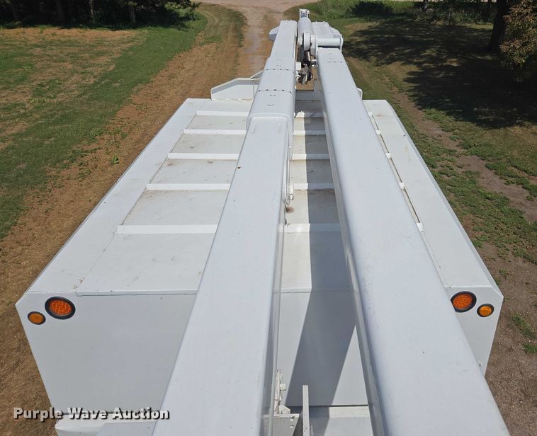 image for item DE2194 2006 GMC C7500 forestry bucket truck