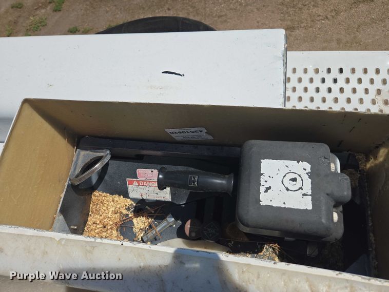 image for item DE2194 2006 GMC C7500 forestry bucket truck