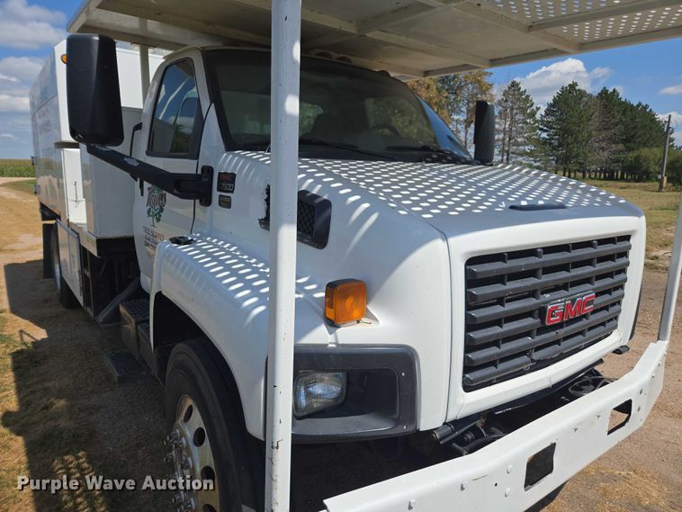 image for item DE2194 2006 GMC C7500 forestry bucket truck
