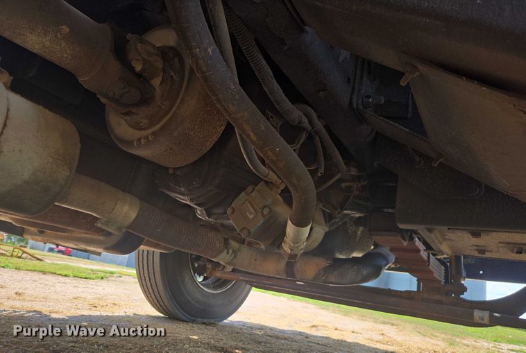 image for item DE2194 2006 GMC C7500 forestry bucket truck