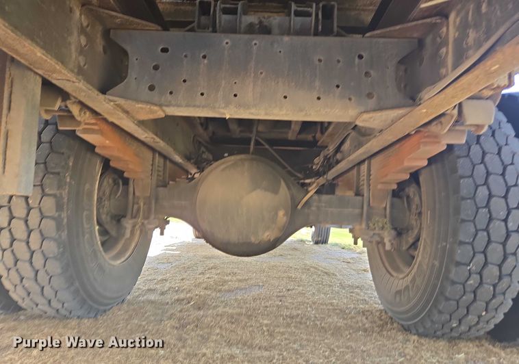 image for item DE2194 2006 GMC C7500 forestry bucket truck