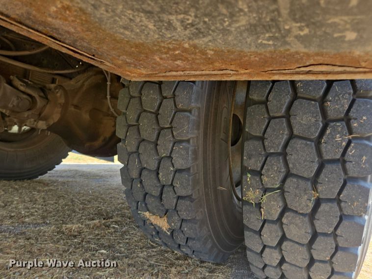 image for item DE2194 2006 GMC C7500 forestry bucket truck