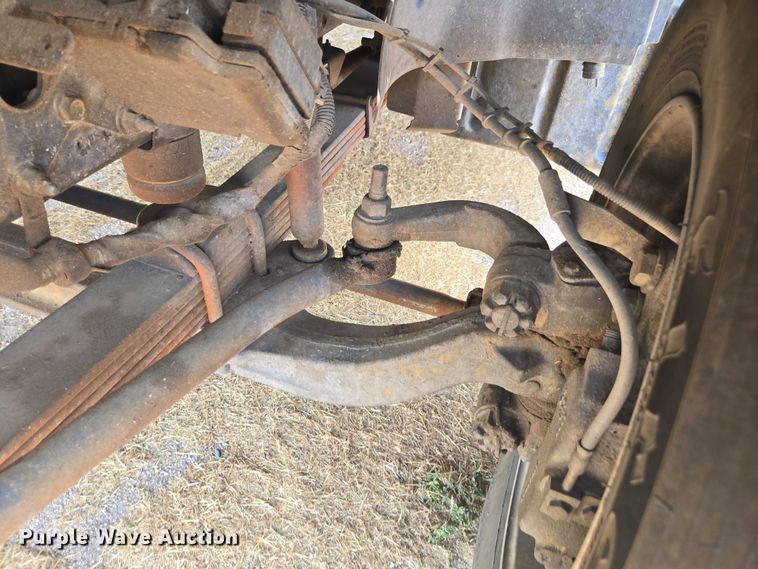 image for item DE2194 2006 GMC C7500 forestry bucket truck