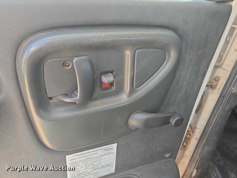 image for item DE2194 2006 GMC C7500 forestry bucket truck