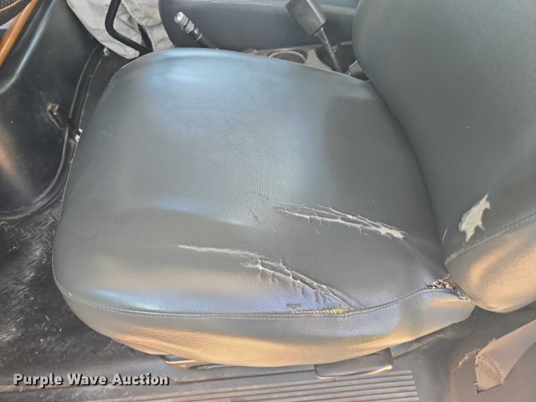 image for item DE2194 2006 GMC C7500 forestry bucket truck