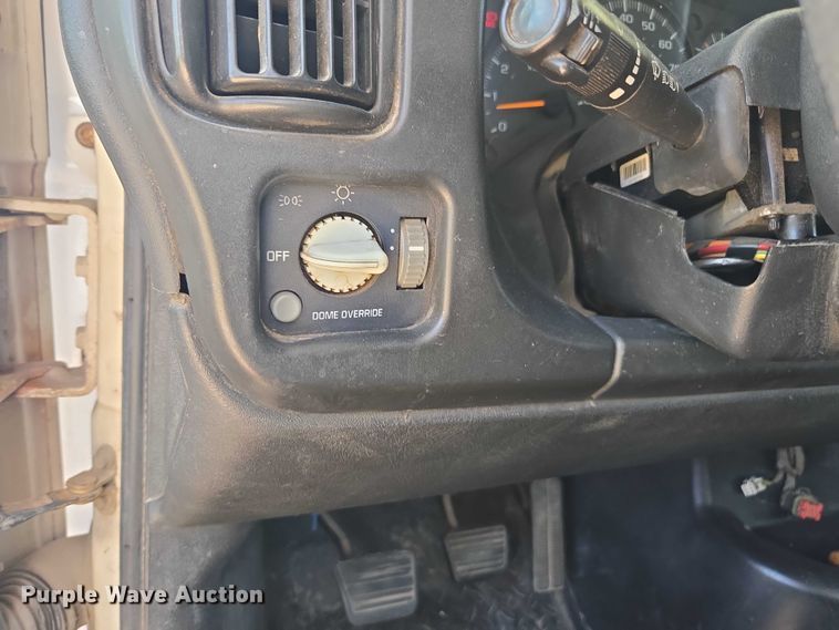 image for item DE2194 2006 GMC C7500 forestry bucket truck