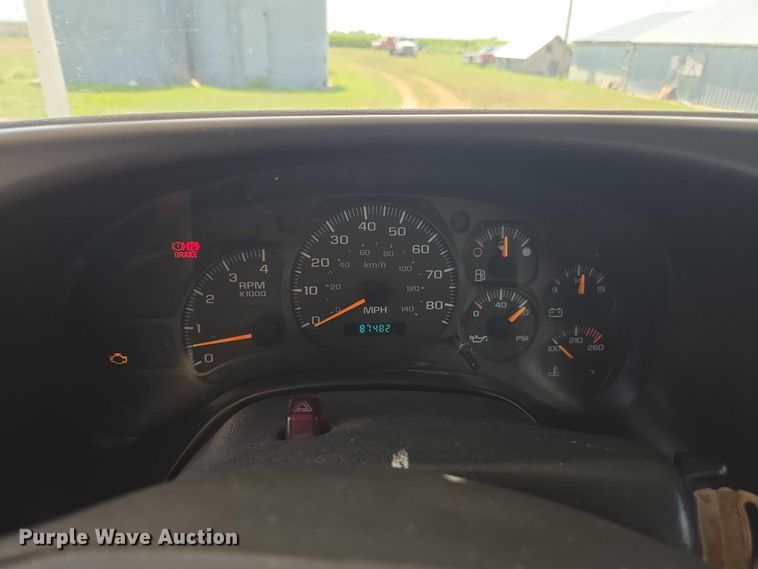 image for item DE2194 2006 GMC C7500 forestry bucket truck