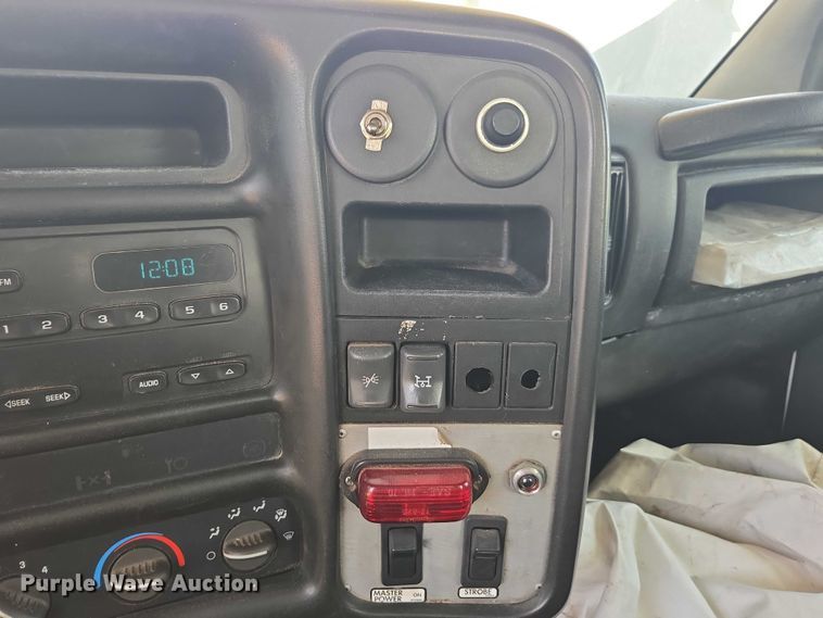 image for item DE2194 2006 GMC C7500 forestry bucket truck