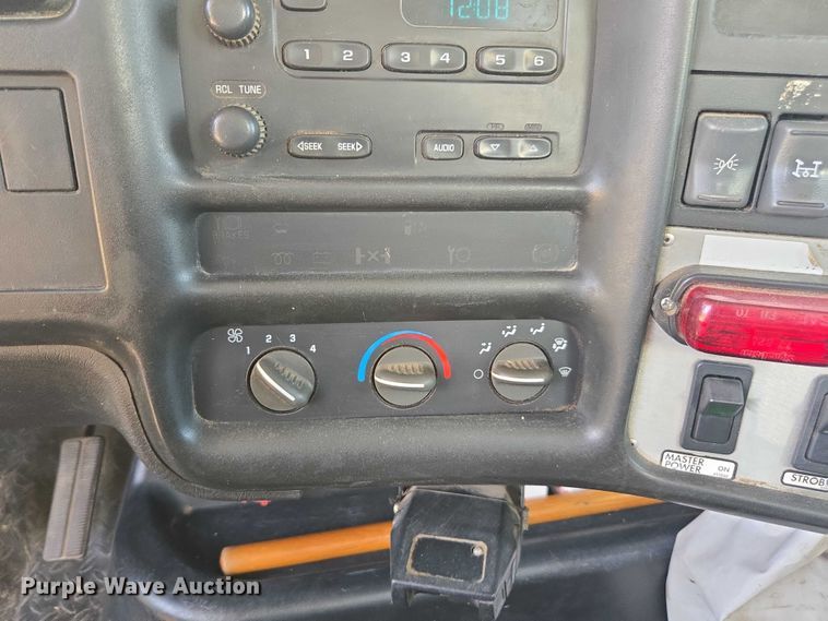 image for item DE2194 2006 GMC C7500 forestry bucket truck