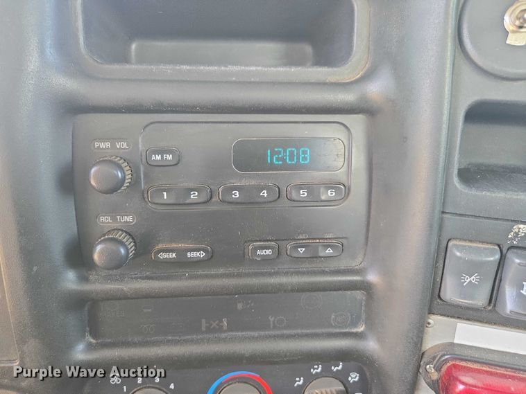 image for item DE2194 2006 GMC C7500 forestry bucket truck