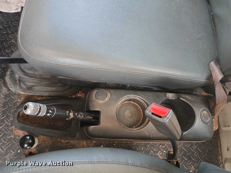 image for item DE2194 2006 GMC C7500 forestry bucket truck