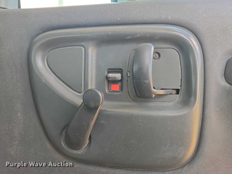 image for item DE2194 2006 GMC C7500 forestry bucket truck