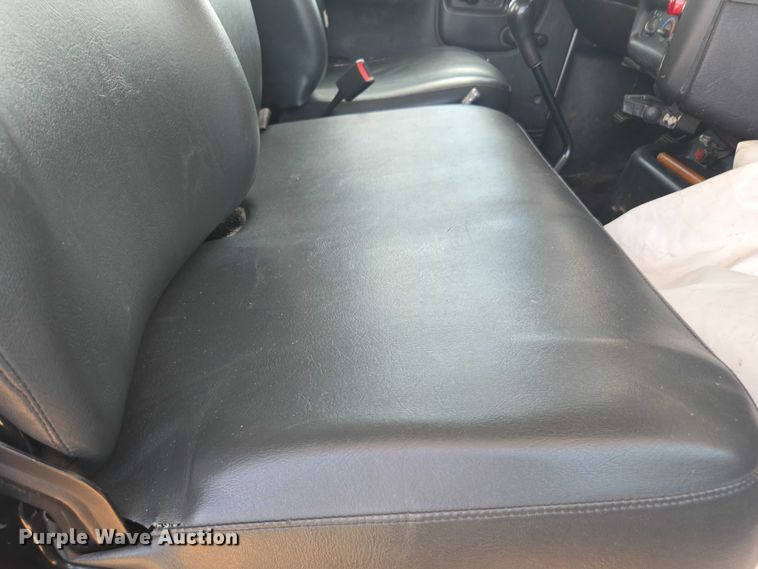 image for item DE2194 2006 GMC C7500 forestry bucket truck