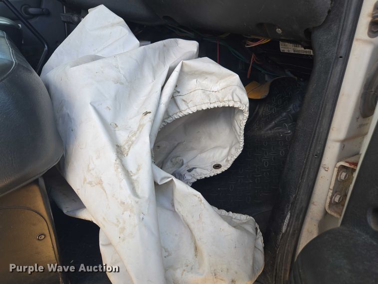 image for item DE2194 2006 GMC C7500 forestry bucket truck