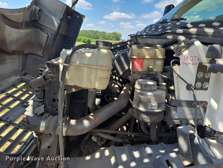 image for item DE2194 2006 GMC C7500 forestry bucket truck