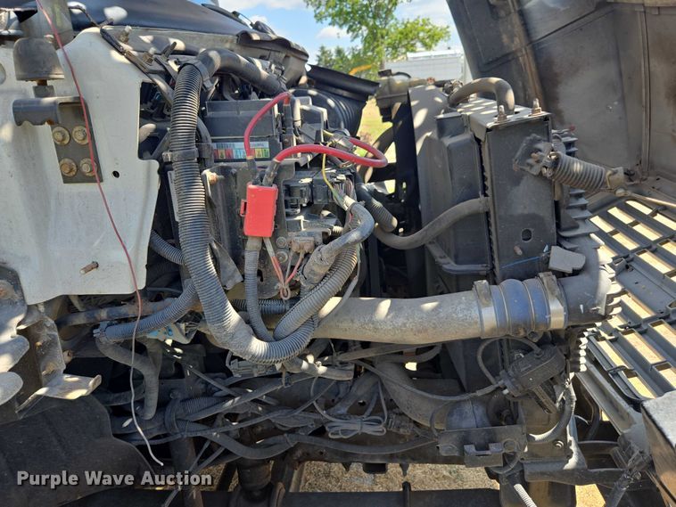 image for item DE2194 2006 GMC C7500 forestry bucket truck