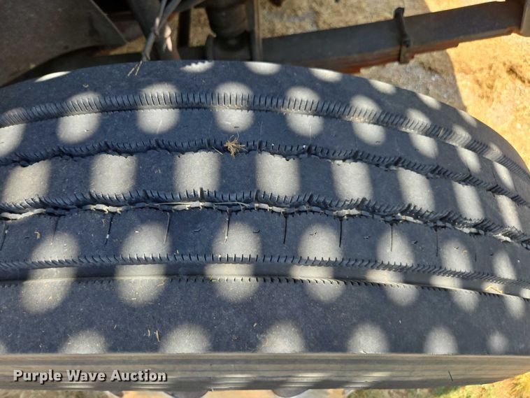 image for item DE2194 2006 GMC C7500 forestry bucket truck