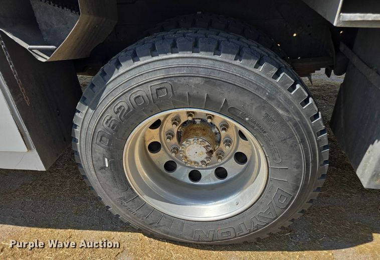 image for item DE2194 2006 GMC C7500 forestry bucket truck