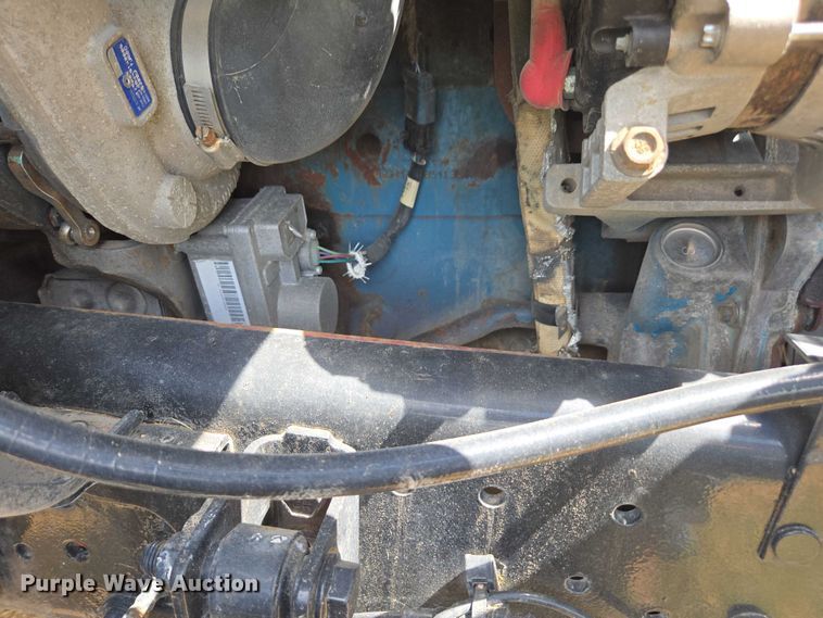 image for item DE2195 2006 International 4300 chipper truck