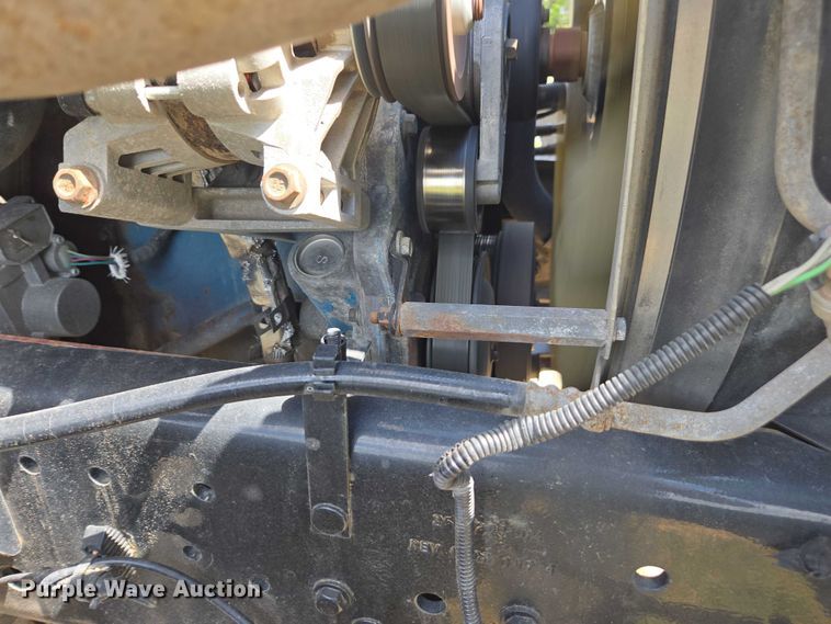 image for item DE2195 2006 International 4300 chipper truck