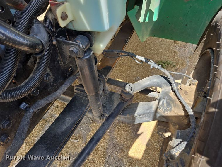 image for item DE2195 2006 International 4300 chipper truck