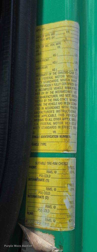 image for item DE2195 2006 International 4300 chipper truck