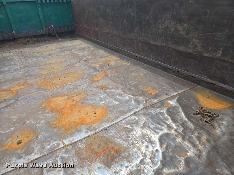 image for item DE2196 2002 International 4300 dump truck