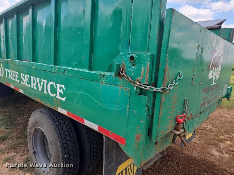 image for item DE2196 2002 International 4300 dump truck