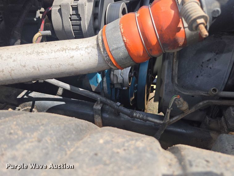 image for item DE2196 2002 International 4300 dump truck