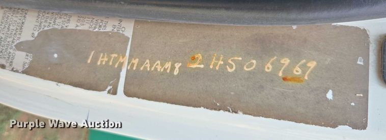 image for item DE2196 2002 International 4300 dump truck