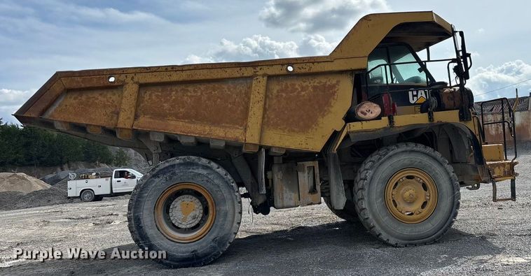 image for item DH8735 2010 Caterpillar 772 haul truck