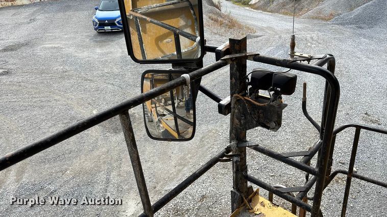 image for item DH8735 2010 Caterpillar 772 haul truck