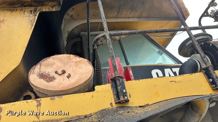 image for item DH8735 2010 Caterpillar 772 haul truck