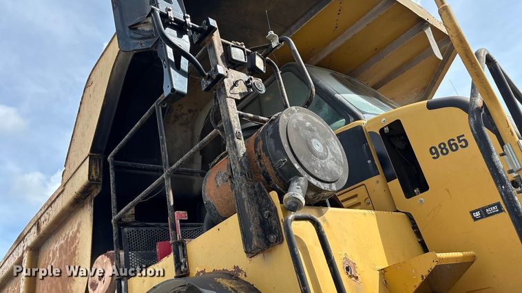 image for item DH8735 2010 Caterpillar 772 haul truck