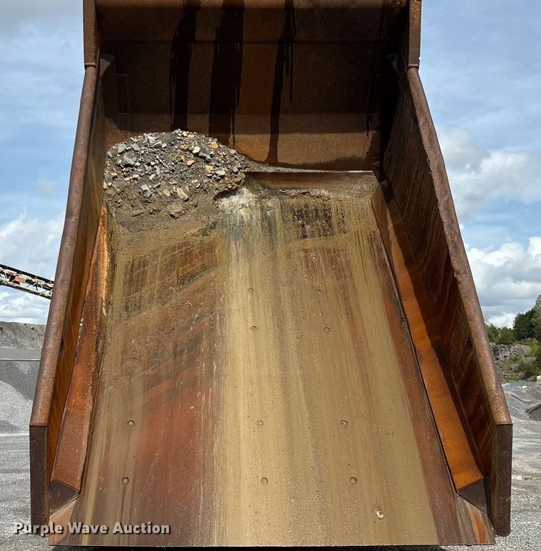 image for item DH8735 2010 Caterpillar 772 haul truck