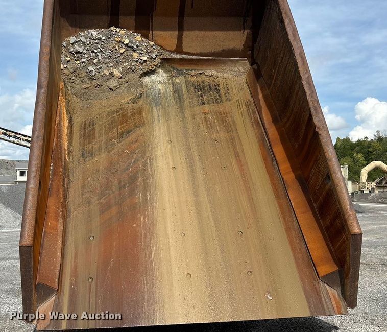 image for item DH8735 2010 Caterpillar 772 haul truck