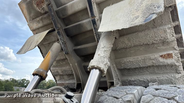 image for item DH8735 2010 Caterpillar 772 haul truck