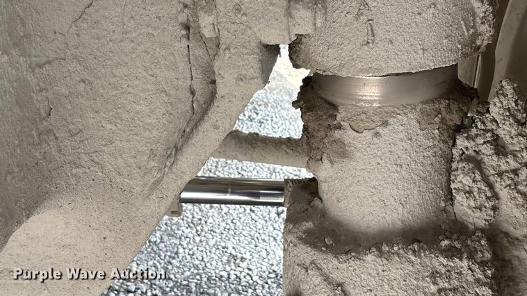 image for item DH8735 2010 Caterpillar 772 haul truck