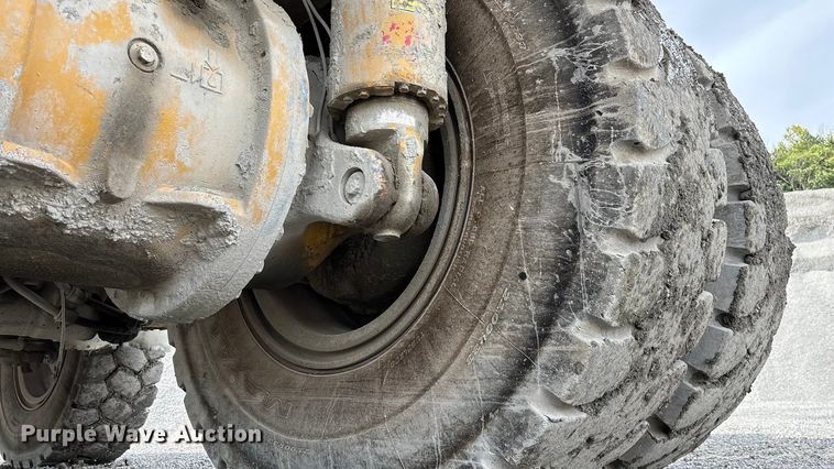 image for item DH8735 2010 Caterpillar 772 haul truck