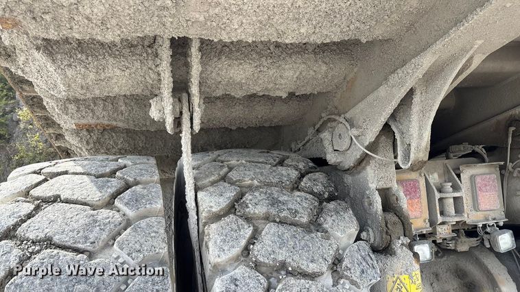 image for item DH8735 2010 Caterpillar 772 haul truck