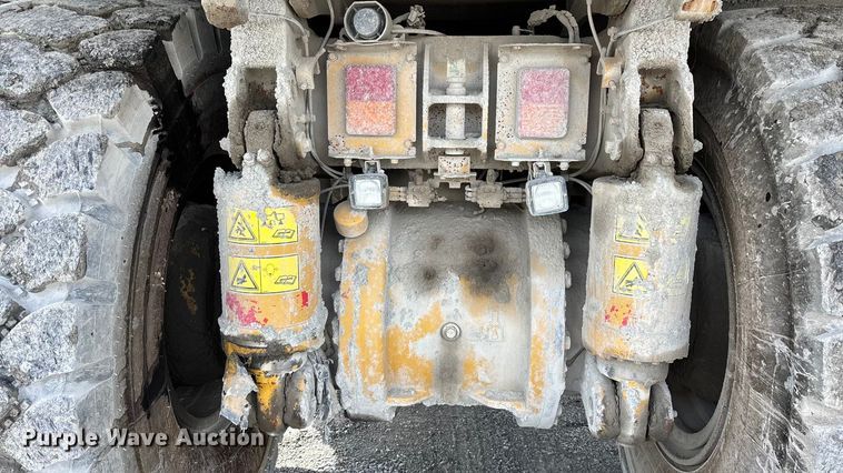 image for item DH8735 2010 Caterpillar 772 haul truck